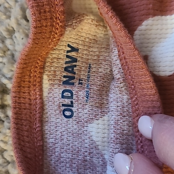 Old Navy 3t thermal long sleeve - Picture 3 of 5